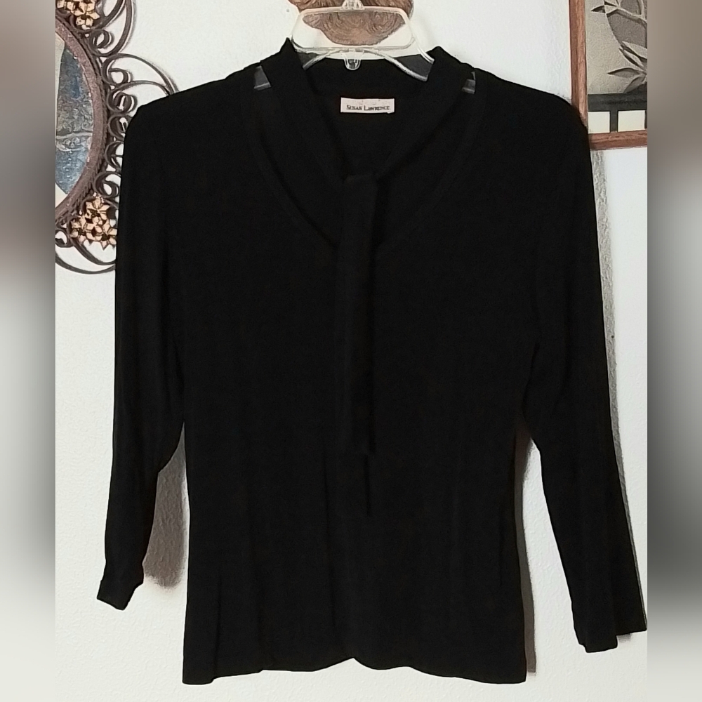 SUSAN LAWRENCE V-NECK BLACK  3/4TH SLEEVE KNIT BLOUSE, XTRA SMALL